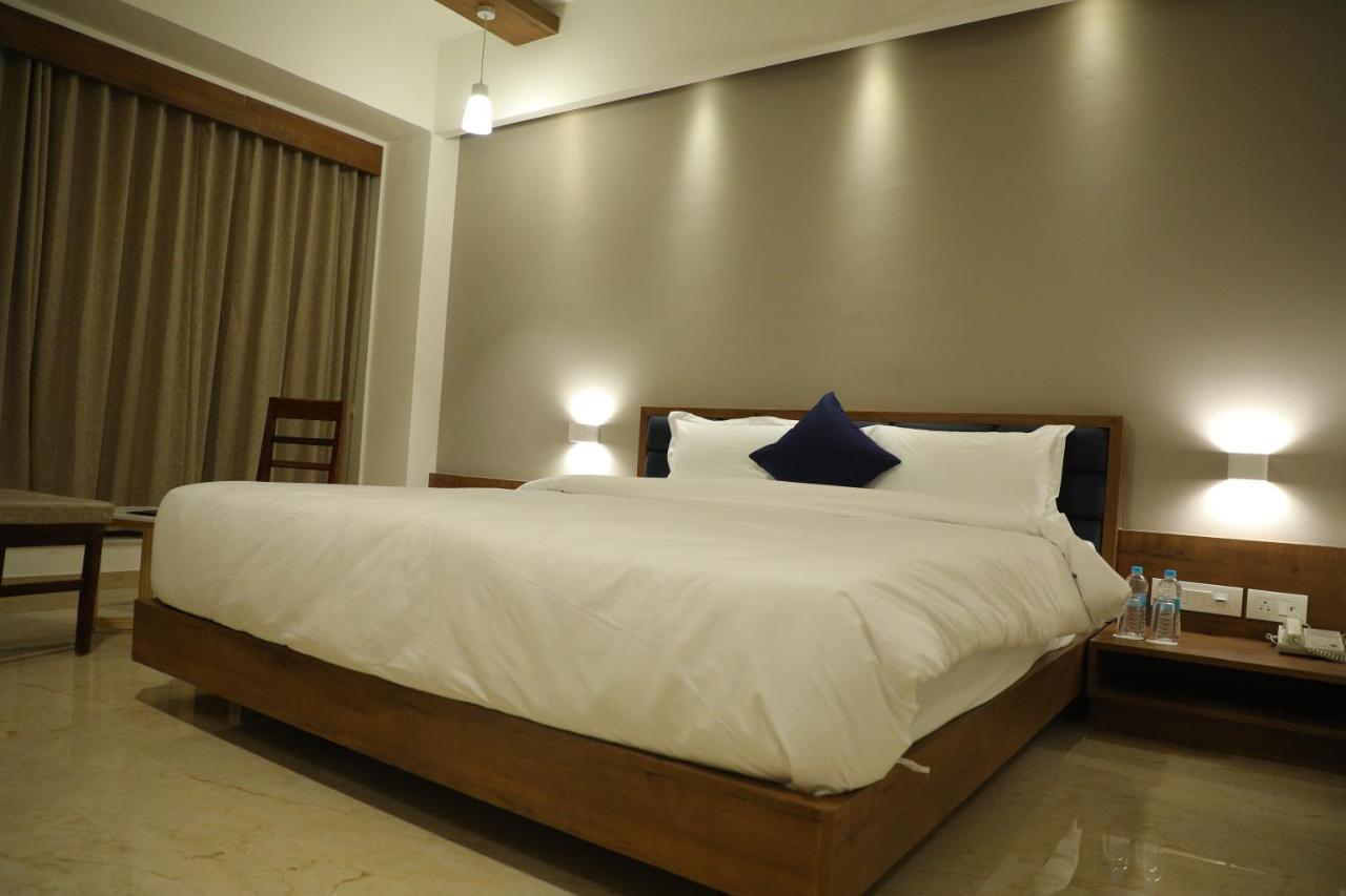 Hotel Vits The Somnath Gateway Zewnętrze zdjęcie